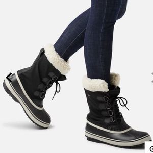 Sorel Carnival Winter Boot Womens Size 7 Black Waterproof Duck Snow Rain $180